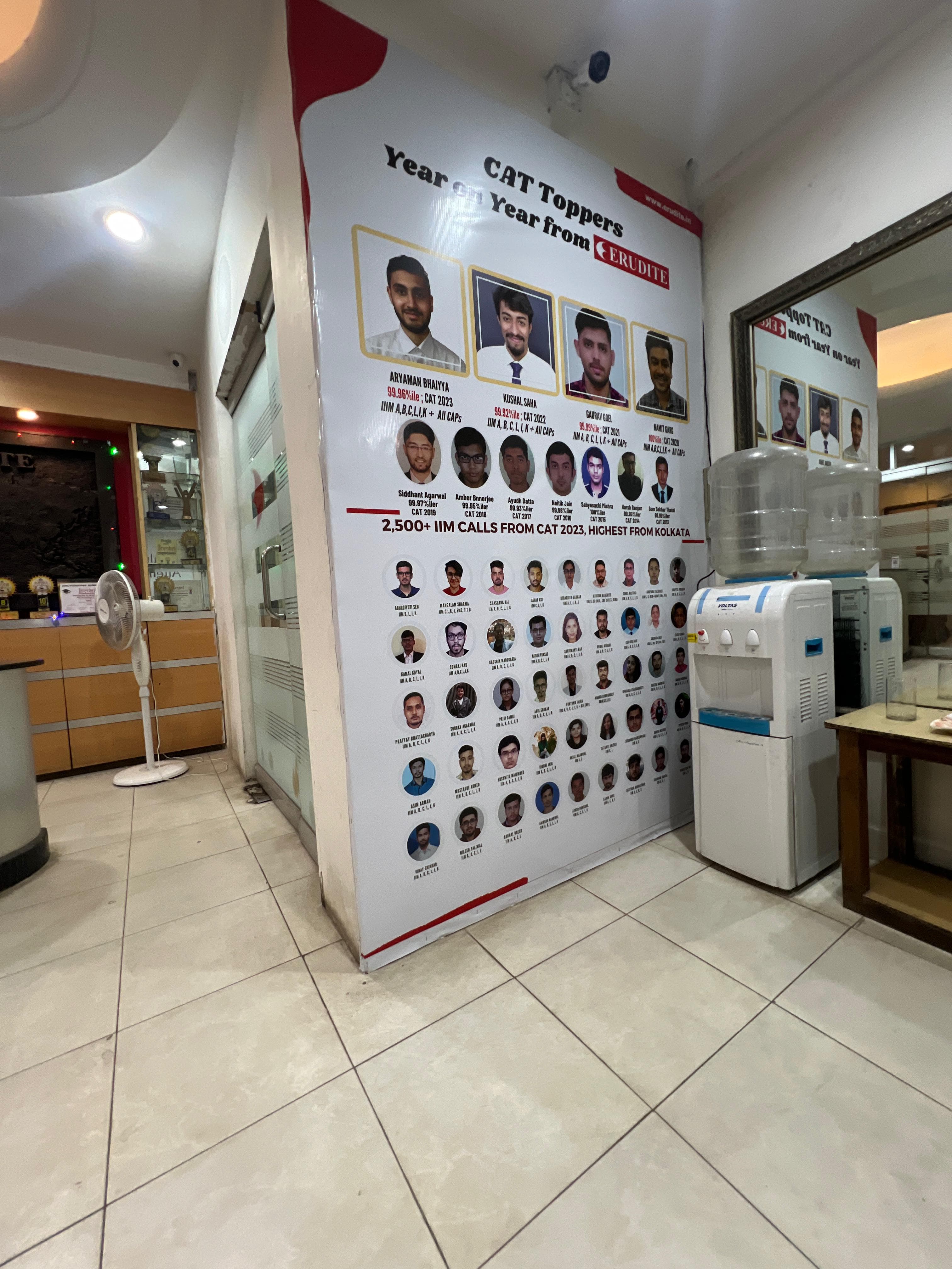 Erudite Erudite Building and entrance photo 5